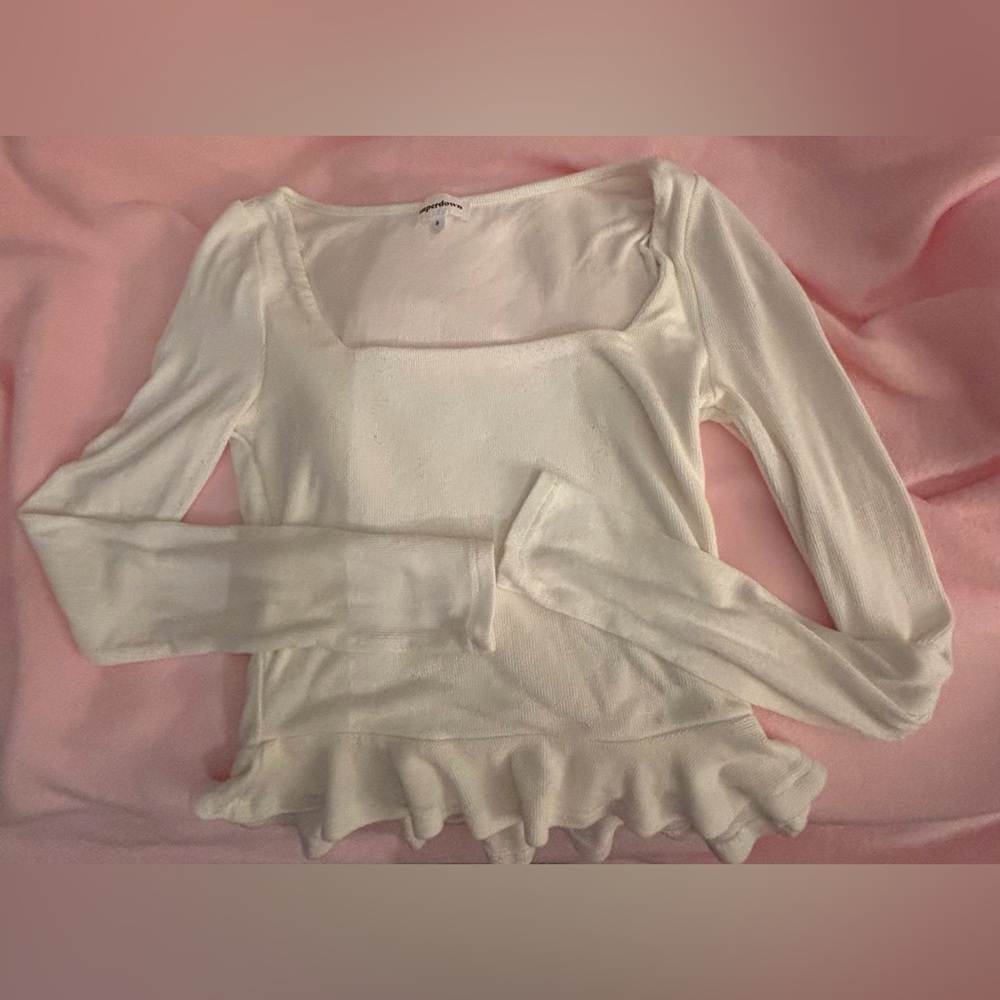 Superdown Women’s S White Ribbed Long Sleeve Crop Top With Ruffle Hem